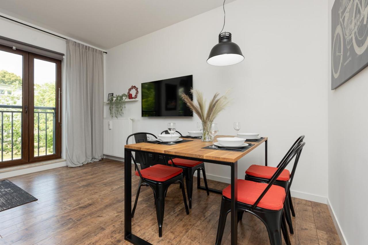 Stylish & Trendy 1 Bedroom Apartment Wola With Parking By Renters Warsaw Luaran gambar